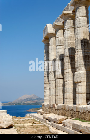 Sounion. Griechenland. Blick auf die Südseite der Tempel des Poseidon, die am südlichsten Kap der attischen Landmasse steht Stockfoto