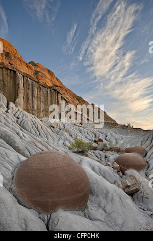 Cannon Ball Konkretionen in den Badlands, Theodore-Roosevelt-Nationalpark, North Dakota, Vereinigte Staaten von Amerika, Nord Amerika Stockfoto