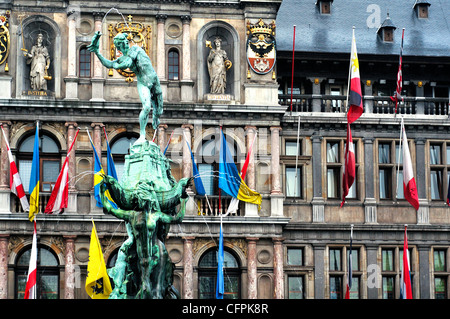 Belgien, Flandern, Antwerpen, Grote Markt, Rathaus und Brabo-Brunnen Stockfoto