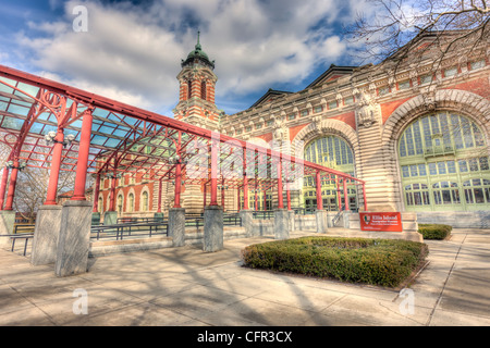 Das Exterieur des Ellis Island Immigration Museum auf Ellis Island im Hafen von New York. Stockfoto