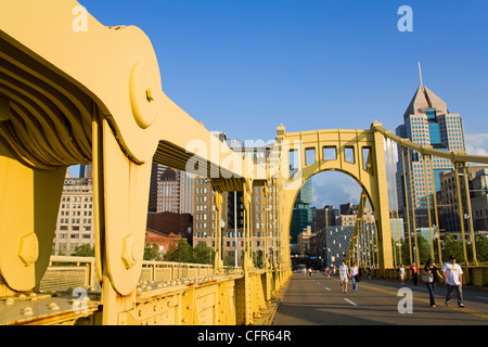 Roberto Clemente Bridge, Pittsburgh, Pennsylvania, Vereinigte Staaten von Amerika, Nordamerika Stockfoto