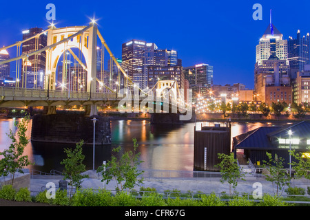 Roberto Clemente Bridge, Pittsburgh, Pennsylvania, Vereinigte Staaten von Amerika, Nordamerika Stockfoto