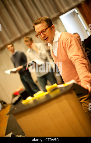 Dirigent TIM RHYS EVANS Proben nur Kinder laut Kinderchor für eine Aufführung von Mahlers 8. Symphonie, März 2012 Stockfoto