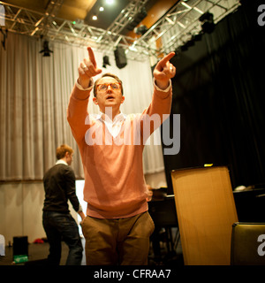 Dirigent TIM RHYS EVANS Proben nur Kinder laut Kinderchor für eine Aufführung von Mahlers 8. Symphonie, März 2012 Stockfoto