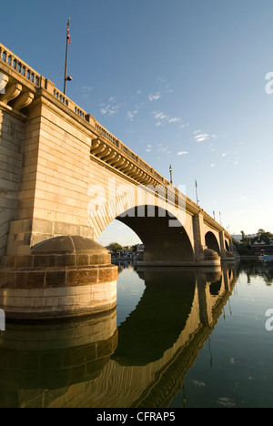 London Bridge in den frühen Morgenstunden, Havasu, Arizona, Vereinigte Staaten von Amerika, Nordamerika Stockfoto