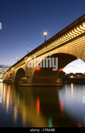 London Bridge in den späten Abend, Havasu, Arizona, Vereinigte Staaten von Amerika, Nordamerika Stockfoto