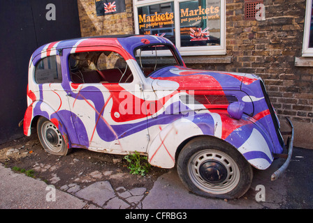 Alte Auto, Camden Lock Village Market, Camden Town, Nord-London, Großbritannien. Stockfoto