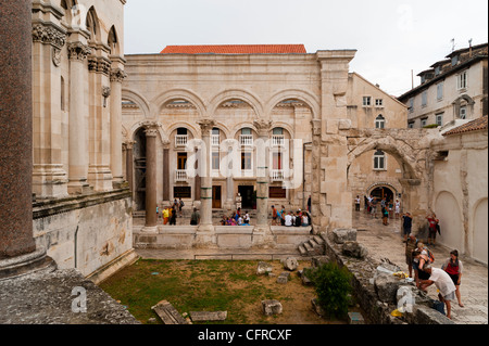 Das Peristyl, UNESCO-Weltkulturerbe Split, Region von Dalmatien, Kroatien, Europa Stockfoto
