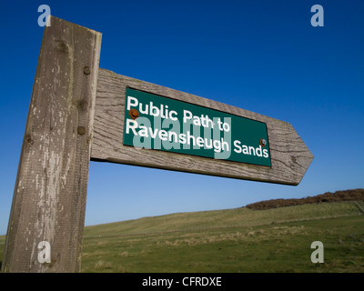 Öffentlichen Fußweg Zeichen nach Ravensheugh Sands in East Lothian, Schottland. Stockfoto