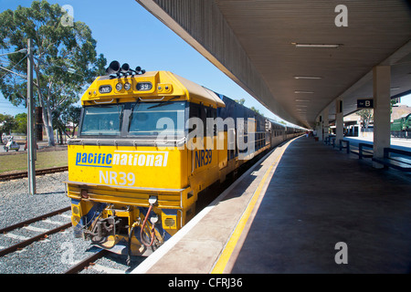 Indien-Pazifik Zug hielt in Adelaide Stockfoto