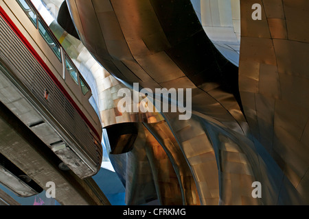 Die Monorail und das Experience Music Project und Sci-Fi-Museum. Seattle Center. Seattle. Washington. USA Stockfoto