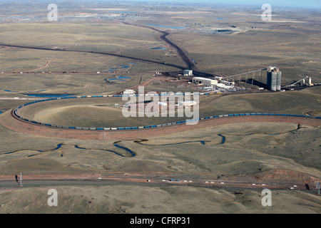 Kohlezug Verladeanlage in Wyoming des Powder River Basin Stockfoto