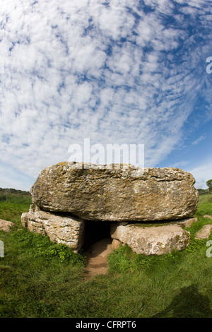 Neolithische Grabkammer am Lligwy, in der Nähe von Moelfre, Anglesey, Nordwales Stockfoto