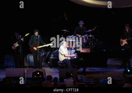 13. Dezember 2006; Norfolk, Virginia, USA; Der Killer Legende Jerry Rock ' n roll Hall of Fame, knallt Grammy-Gewinner, seine Hits auf der Norva in Norfolk, Virginia. Obligatorische Credit: Foto von Jeff Moore/ZUMA Press. (©) Copyright 2006 von Jeff Moore Stockfoto