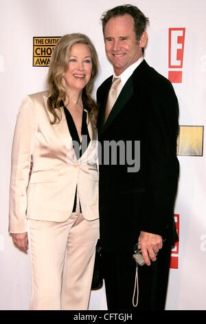 12. Januar 2007; Hollywood, Kalifornien, USA; CATHERINE OHARA an der 12. Annual Critics Choice Awards statt auf der Santa Monica Civic Auditorium. Obligatorische Credit: Foto von Lisa O'Connor/ZUMA Press. (©) Copyright 2007 von Lisa O'Connor Stockfoto