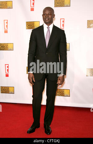 12. Januar 2007; Hollywood, Kalifornien, USA; DJIMON HOUNSOU in der 12. Annual Critics Choice Awards statt auf der Santa Monica Civic Auditorium. Obligatorische Credit: Foto von Lisa O'Connor/ZUMA Press. (©) Copyright 2007 von Lisa O'Connor Stockfoto