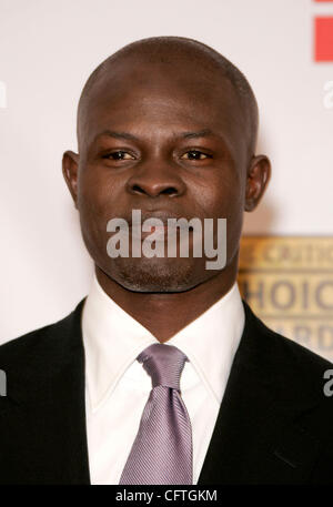 12. Januar 2007; Hollywood, Kalifornien, USA; DJIMON HOUNSOU in der 12. Annual Critics Choice Awards statt auf der Santa Monica Civic Auditorium. Obligatorische Credit: Foto von Lisa O'Connor/ZUMA Press. (©) Copyright 2007 von Lisa O'Connor Stockfoto