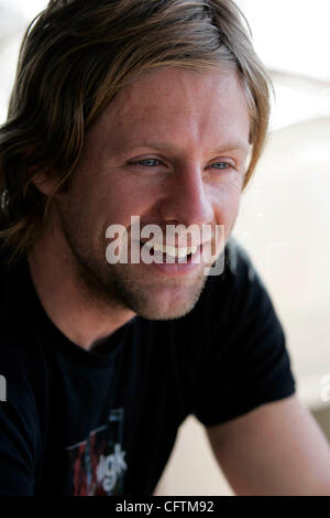 17. Januar 2007, Cardiff am Meer treffen CA Members der Band "Switchfoot" Union-Tribune Schriftstellerin Nina Garin für ein Profil-Interview von ihnen.  Dies ist JON FOREMAN, Alter 30. Mandatory Credit: Foto von Nadia Borowski Scott / San Diego Union-Tribune / Zuma Press.  Copyright 2006 San Diego Union-Tr Stockfoto