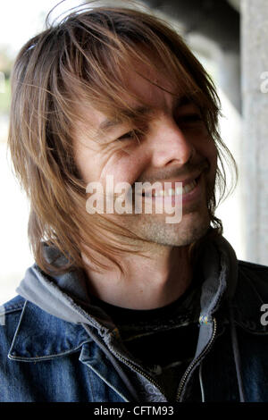 17. Januar 2007, Cardiff am Meer treffen CA Members der Band "Switchfoot" Union-Tribune Schriftstellerin Nina Garin für ein Profil-Interview von ihnen.  Dies ist DREW SHIRLEY, Alter 32. Mandatory Credit: Foto von Nadia Borowski Scott / San Diego Union-Tribune / Zuma Press.  Copyright 2006 San Diego Union-T Stockfoto