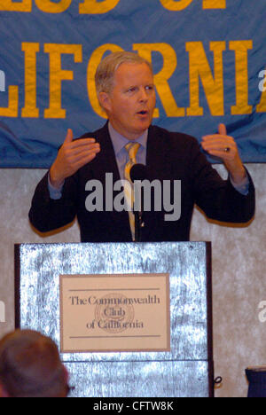 Tom Campbell, Dekan der Haas School of Business an der UC Berkeley, spricht zum Commonwealth Club im Hotel Nikko in San Francisco, Kalifornien, auf Mittwoch, 24. Januar 2007. (Dean Coppola/Contra Costa Times) Stockfoto