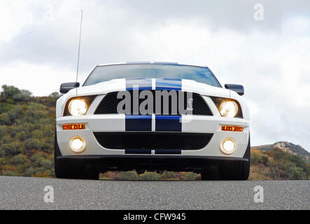 Headon Schönheit Porträt 2007 Ford Shelby GT500 Mustang Cobra Coupé Stockfoto