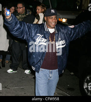 12. Februar 2007; New York, NY, USA; Schauspieler TRACY MORGAN posiert für Fotos bei seinem erscheinen am "The Late Show With David Letterman" in der Ed Sullivan Theater statt. Obligatorische Credit: Foto von Nancy Kaszerman/ZUMA Press. (©) Copyright 2006 von Nancy Kaszerman Stockfoto