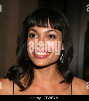 18. Februar 2007; Los Angeles, Kalifornien, USA; ROSARIO DAWSON Ankunft bei den 57. jährlichen Ace Eddie Awards ehren Filmemacher Quentin Tarantino, statt im Beverly Hilton Hotel in Beverly Hills. Obligatorische Credit: Foto von Camilla Zenz/ZUMA Press. (©) Copyright 2007 von Camilla Zenz Stockfoto