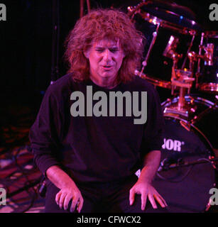 20. Februar 2007; New York, NY, USA; Jazz Künstler Gitarrist PAT METHENY führt während der Trauerfeier für Grammy-Gewinner Saxophonisten Michael Brecker im Rathaus. Michael Brecker starb am Samstag, 13. Januar an Leukämie im Alter von 57 Jahren. Obligatorische Credit: Foto von Nancy Kaszerman/ZUMA Pre Stockfoto