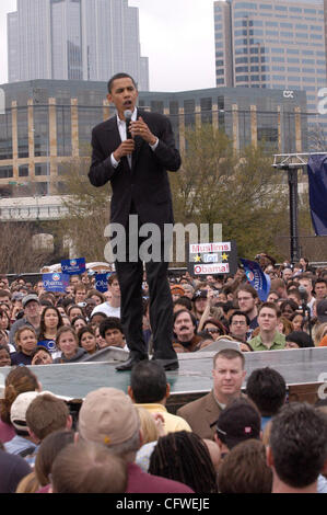 23. Februar 2007 spricht - Austin, TX, USA - demokratische Präsidentschaftswahlen hoffnungsvollen US-Senator BARACK OBAMA zu einer Masse von etwa 20.000 Menschen während einer Reise nach Austin.                             (Kredit-Bild: © Peter Silva/ZUMA Press) Stockfoto