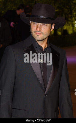 25. Februar 2007 kommt - West Hollywood, CA, USA - Regisseur ROBERT RODRIGUEZ für die Vanity Fair und nach Dinnerparty in Mortons feiert 79th Akademie-Preise.  (Kredit-Bild: © Rich Schmitt/ZUMA Press) Stockfoto