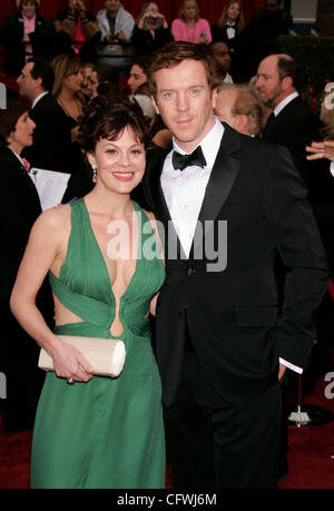 25. Februar 2007 - Los Angeles, CA, USA - Schauspieler HELEN McCRORY und DAMIAN LEWIS Ankunft bei der 79. Oscar-Verleihung im Kodak Theatre in Los Angeles statt. (Kredit-Bild: © Lisa O'Connor/ZUMA Press) Stockfoto