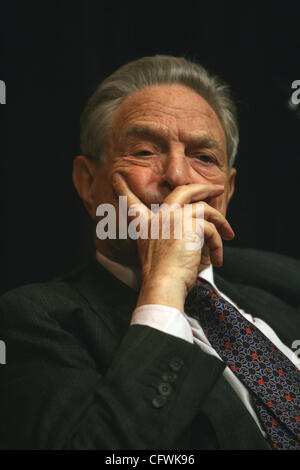 28. Februar 2007 - New York, NY, USA - USA global Finanzier und Philanthrop GEORGE SOROS sprach an der new School University in New York, 26. Februar 2007. (Kredit-Bild: © Mehmet Demirci/ZUMA Press) Stockfoto