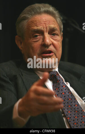 uns global Bankier und Philanthrop George Soros sprach an der neuen Schule eine Universität in New York Februar 26.2007 Stockfoto