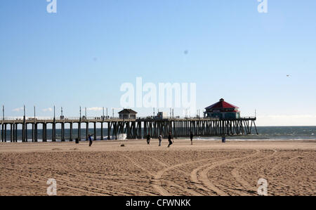 4. März 2007 - Huntington Beach, CA, Vereinigte Staaten - Huntington Beach ist eine Stadt am Meer in Orange County in Kalifornien. Als der Volkszählung von 2000 wurde die Bevölkerung der Stadt 189.594. Es grenzt an den Pazifischen Ozean im Westen, von Seal Beach im Norden von Costa Mesa im Süden, an Westminster auf th Stockfoto