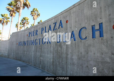 4. März 2007 - Huntington Beach, CA, Vereinigte Staaten - Huntington Beach ist eine Stadt am Meer in Orange County in Kalifornien. Als der Volkszählung von 2000 wurde die Bevölkerung der Stadt 189.594. Es grenzt an den Pazifischen Ozean im Westen, von Seal Beach im Norden von Costa Mesa im Süden, an Westminster auf th Stockfoto