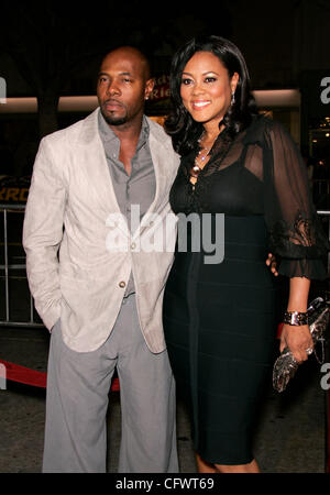 8. März 2007; Westwood, Kalifornien, USA; Schauspielerin LELA ROCHON & Director ANTOINE FUQUA auf der "Shooter" Los Angeles Premiere statt im Mann Village Theatre. Obligatorische Credit: Foto von Lisa O'Connor/ZUMA Press. (©) Copyright 2007 von Lisa O'Connor Stockfoto