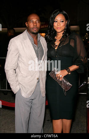 8. März 2007; Westwood, Kalifornien, USA; Schauspielerin LELA ROCHON & Director ANTOINE FUQUA auf der "Shooter" Los Angeles Premiere statt im Mann Village Theatre. Obligatorische Credit: Foto von Lisa O'Connor/ZUMA Press. (©) Copyright 2007 von Lisa O'Connor Stockfoto