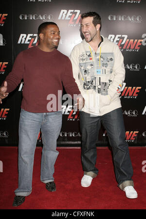 12. April 2007; Hollywood, Kalifornien, USA; ALFONSO RIBEIRO Schauspieler und Sänger JOEY FATONE an die Hollywood Premiere von Redline abgehaltenen Graumans Chinese Theater, Hollywood. Obligatorische Credit: Foto von Paul Fenton/ZUMA Press. (©) Copyright 2007 von Paul Fenton Stockfoto