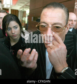 Schauspieler Jean-Claude Van Damme Besuch in St. Petersburg, Russia.Van Damme mit seiner Tochter Bianka (links). Stockfoto