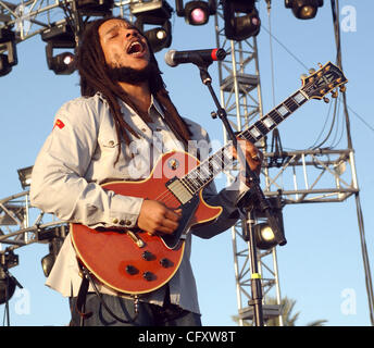 27. April 2007 Indio, CA; USA, Musiker STEPHEN MARLEY tritt im Rahmen des 2007 mit Sitz in Indio Coachella Music and Arts Festival, die The Empire Polofeld stattfand.  Das dreitägige Festival zieht mehr als 60.000 Fans pro Tag, die von allen über dem Land zu sehen, eine Vielzahl von Reisen ein Stockfoto