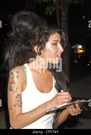 9. Mai 2007 - New York, NY, USA - AMY WINEHOUSE entdeckt unterwegs in der Innenstadt von New York (Credit Image: © Dan Herrick-KPA/Dan Herrick/ZUMA Press) Stockfoto