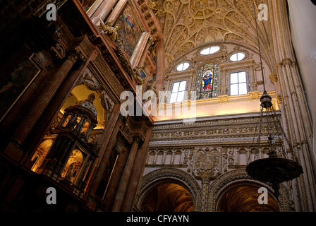 Cordoba. La Mezquita de Córdoba, tatsächliche Catedral. Interieur, BoÃÅveda de Mihrab de la Mezquita de CoÃÅrdoba Kuppel des Mihrab in der Moschee von Cordoba. Stockfoto