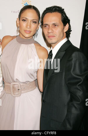 30. Mai 2007 - New York, NY, USA - Schauspielerin/Sängerin JENNIFER LOPEZ und ihr Ehemann Sänger MARC ANTHONY an das Kinderhilfswerk Gesundheit 20. Jubiläums-Gala im New York Hilton Hotel statt. (Kredit-Bild: © Nancy Kaszerman/ZUMA Press) Stockfoto