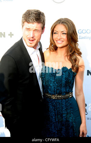 2. Juni 2007 - statt Los Angeles, CA, USA - ERIC DANE und REBECCA GAYHEART Ankunft am sechsten jährlichen Chrysalis Butterfly Ball auf ein Privatgrundstück Haus in Mandeville Canyon. (Kredit-Bild: © Camilla Zenz/ZUMA Press) Stockfoto