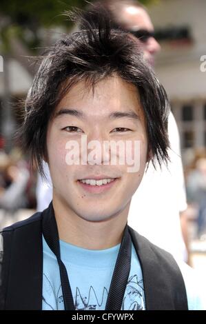 2. Juni 2007 - Hollywood, Kalifornien, USA - LOS ANGELES, CA 2. Juni 2007 (SSI) --. Schauspieler Aaron Yoo während der Premiere des neuen Films von Columbia Bilder SURF UP, statt im Mann Village Theater, am 2. Juni 2007, in Los Angeles.   -K53341MGE(Credit Image: © Michael Germana/Globe Photos Stockfoto
