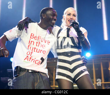 ST. PAUL - 05.06.07 - Gwen Stefani ihr Sweet Escape Tour ins Xcel Energy Center in St. Paul Tuesday Night... AUF diesem Foto: Gwen Stefani holte Akon für etwas Hilfe auf ihr erstes Lied der Nacht, süsse Entweichen.  (Kredit-Bild: © Minneapolis Star Tribune/ZUMA Press) Stockfoto