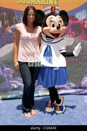 10. Juni 2007 - Anaheim, California, USA - Schauspielerin DAYANARA TORRES bei der Finding Nemo Submarine Voyage-Eröffnung im Disneyland Park.  (Kredit-Bild: © Lisa O'Connor/ZUMA Press) Stockfoto