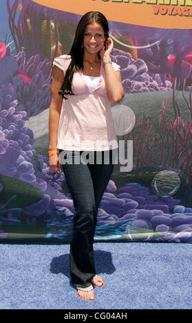 10. Juni 2007 - Anaheim, California, USA - Schauspielerin DAYANARA TORRES bei der Finding Nemo Submarine Voyage-Eröffnung im Disneyland Park.  (Kredit-Bild: © Lisa O'Connor/ZUMA Press) Stockfoto