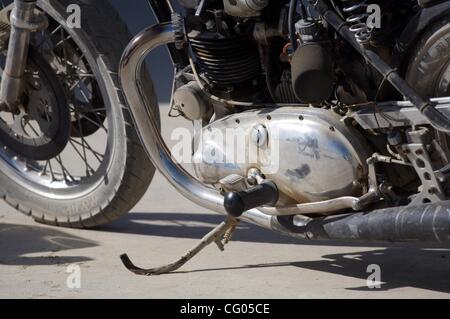 11. Juni 2007 - El Mirage, Kalifornien, Vereinigte Staaten - El Mirage trockenen Seegrund wurde an Land Speed Racing (LSR) für mehr als ein halbes Jahrhundert nach Hause. Hot Rods und Motorräder, die waren im Wettbewerb um neue Geschwindigkeitsrekorde mit Geschwindigkeiten bis zu 180 km/h zu erreichen. Mehr als 50 Jahren, Southern California Stockfoto