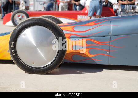 11. Juni 2007 - El Mirage, Kalifornien, Vereinigte Staaten - El Mirage trockenen Seegrund wurde an Land Speed Racing (LSR) für mehr als ein halbes Jahrhundert nach Hause. Hot Rods und Motorräder, die waren im Wettbewerb um neue Geschwindigkeitsrekorde mit Geschwindigkeiten bis zu 180 km/h zu erreichen. Mehr als 50 Jahren, Southern California Stockfoto